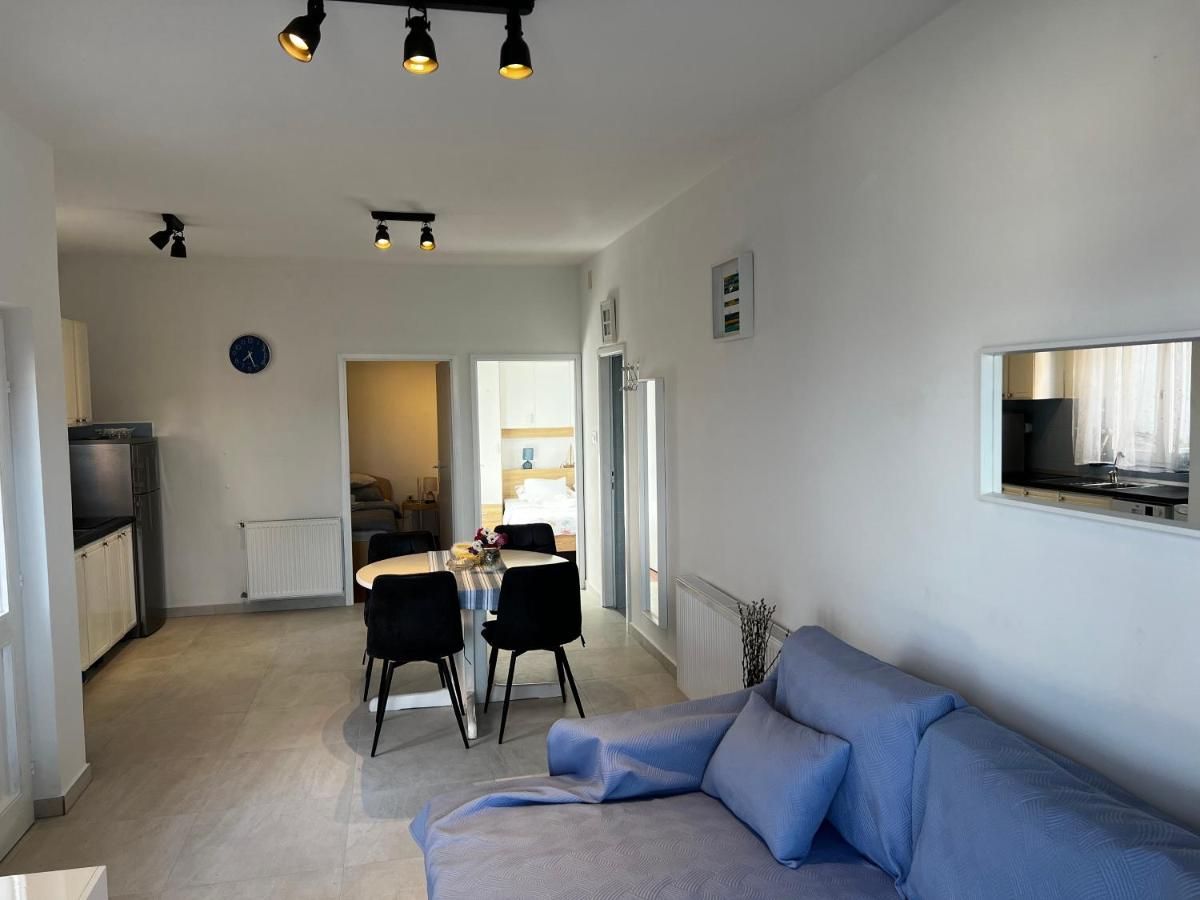Dnevni prostor - Apartmani Klarin Jezera, Jezera