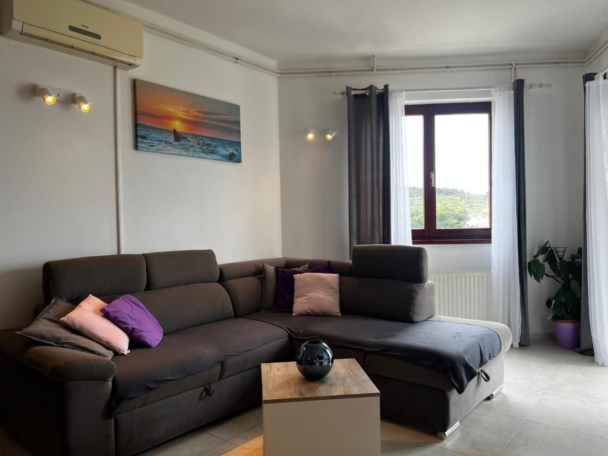Dnevni prostor - Apartmani Klarin Jezera, Jezera
