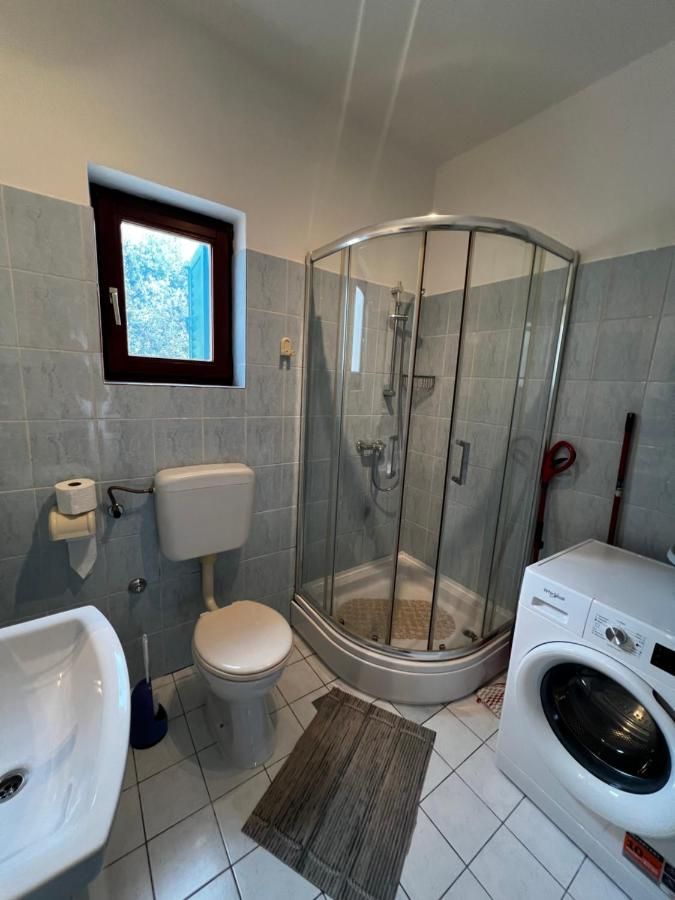 Kupaonice - Apartmani Klarin Jezera, Jezera