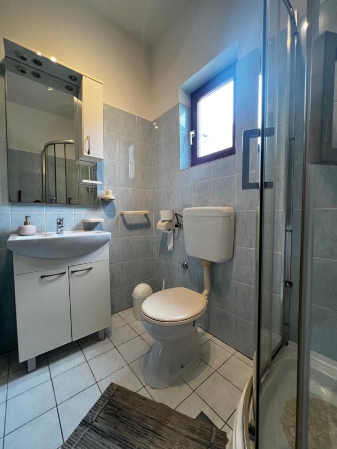 Kupaonice - Apartmani Klarin Jezera, Jezera