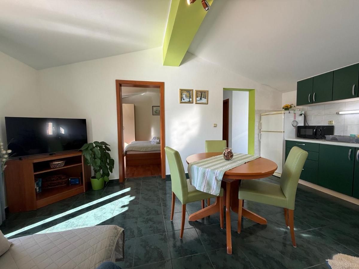 Dnevni prostor - Apartmani Klarin Jezera, Jezera